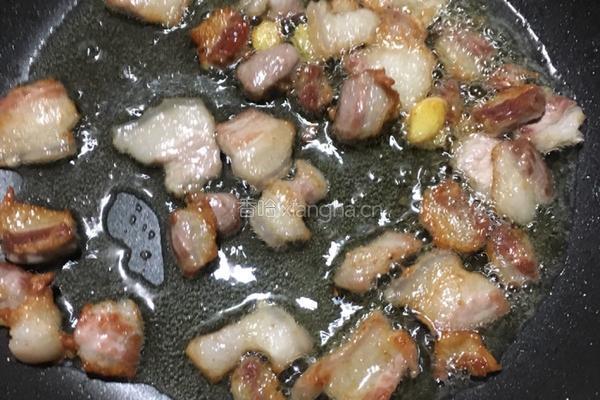 海鲜菇炒五花肉的做法图解2