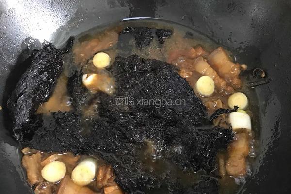 五花肉炖紫菜的做法图解11