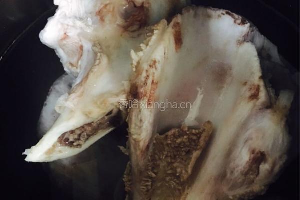 炸猪皮拆骨肉粉丝汤的做法图解4