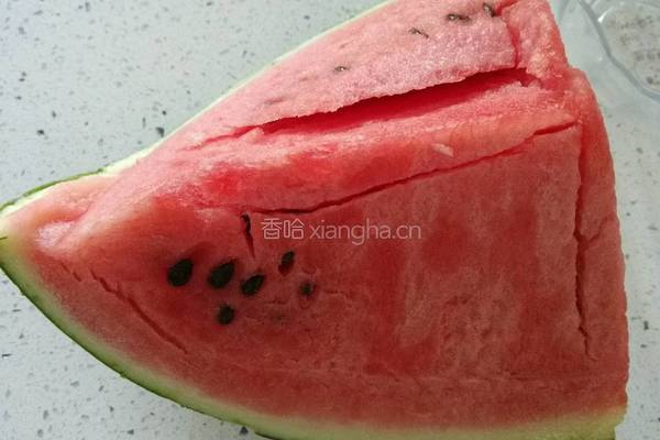 西瓜汁的做法图解1