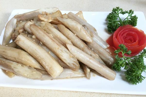 五花肉炒藕尖的做法图解1