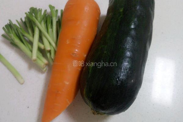 清炒嫩南瓜的做法图解2