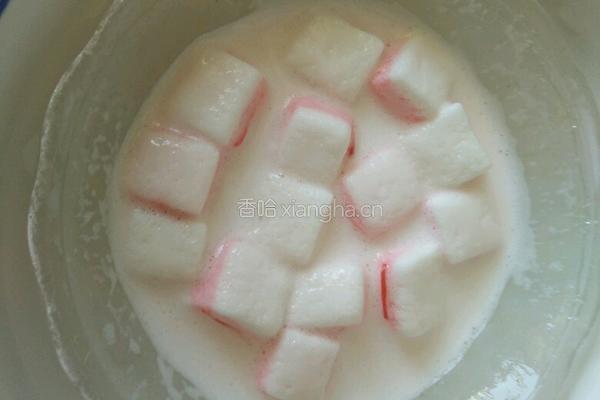 草莓味棉花糖冰激凌的做法图解4