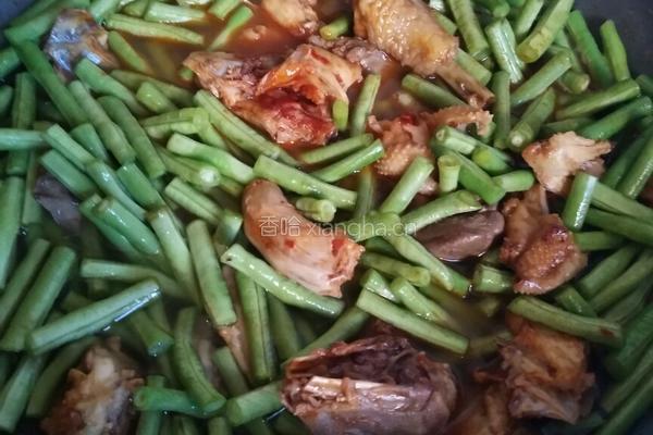 鸡肉焖豆角的做法图解4