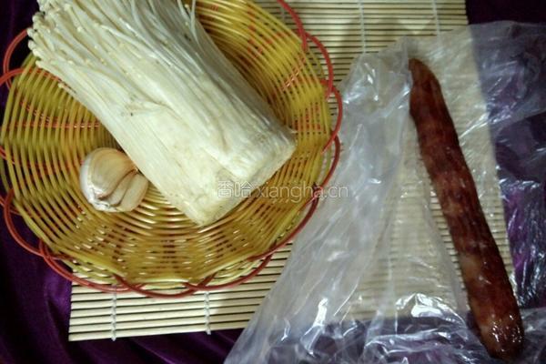 金针菇蒸腊肠的做法图解1