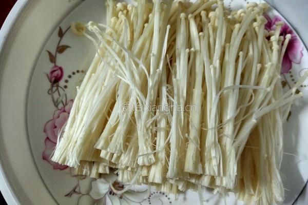 金针菇蒸腊肠的做法图解3