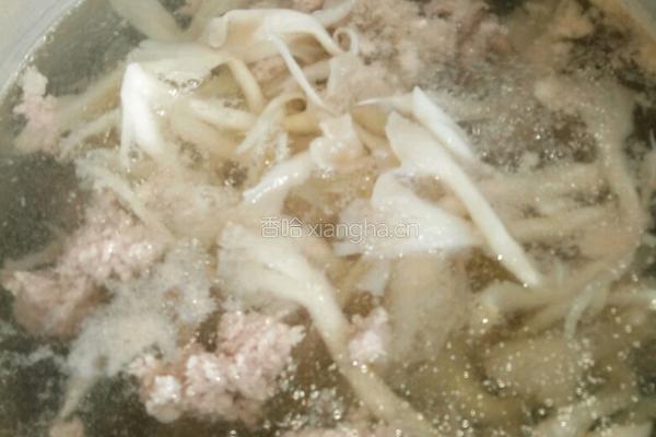 西红柿蘑菇肉汤的做法图解5