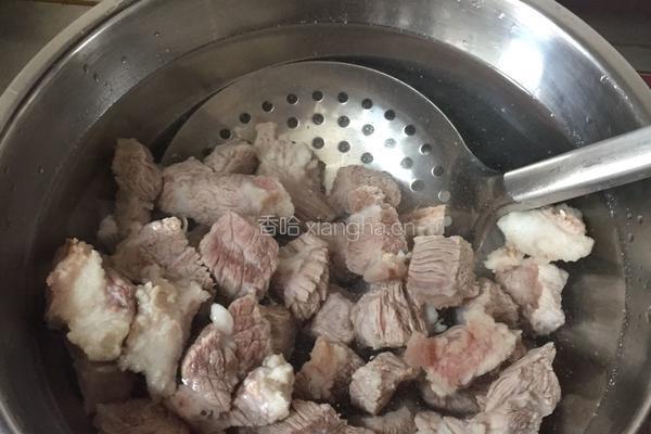 土豆炖牛肉的做法图解2