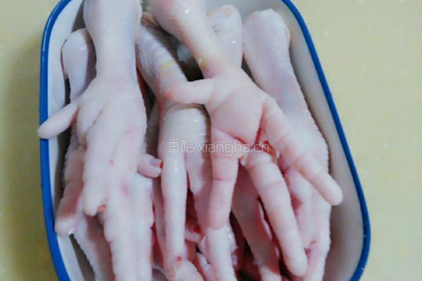 红豆凤爪汤的做法图解2