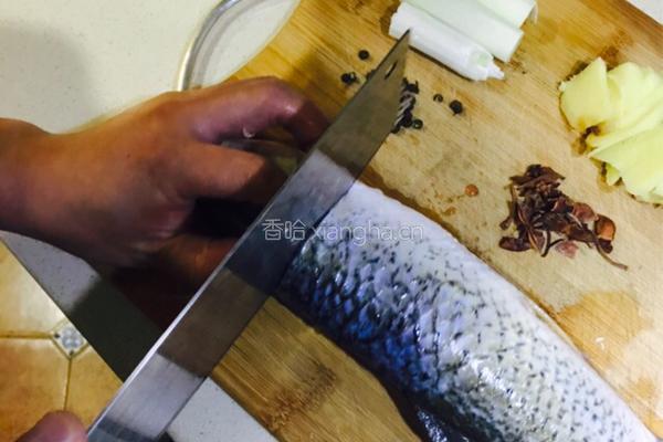 家常炖鱼的做法图解2