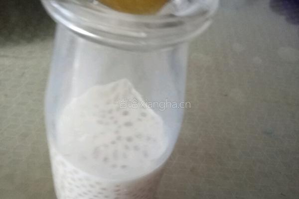 香蕉牛奶蜂蜜西米露的做法图解6