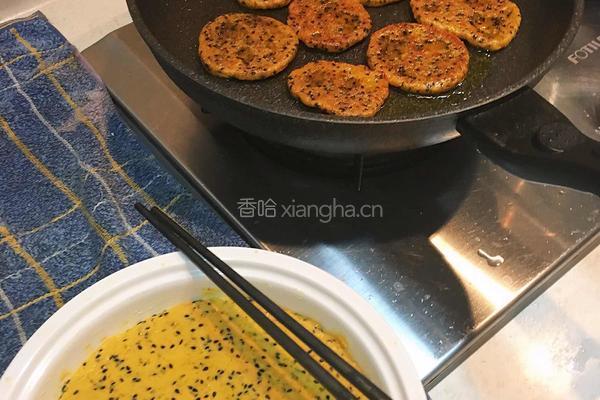 南瓜黑芝麻煎饼的做法图解10