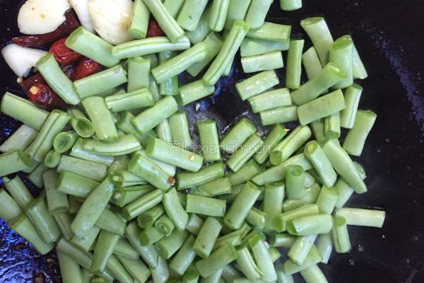 榄菜肉末四季豆的做法图解9