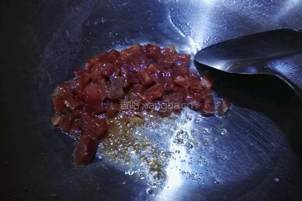 玉米胡萝卜肉粒的做法图解3