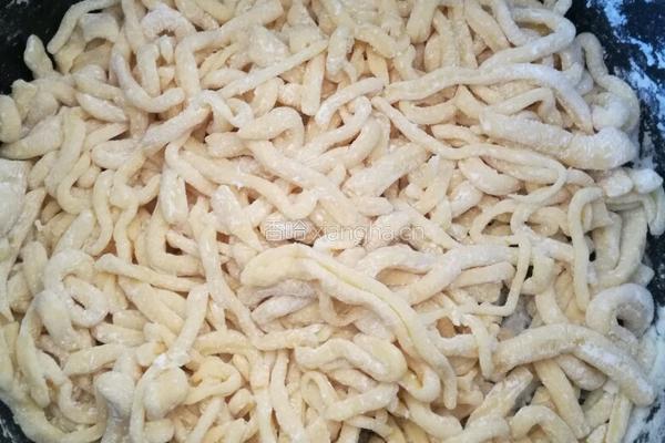 蔓越莓牛轧糖沙琪玛的做法图解2