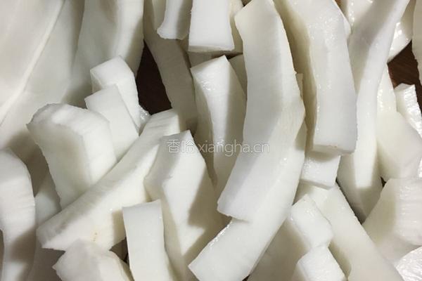 椰子肉炖鸡汤的做法图解2