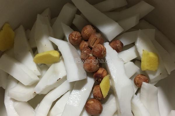 椰子肉炖鸡汤的做法图解3