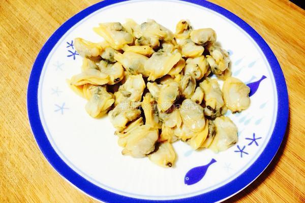 蛤蜊肉腊肠炒饭的做法图解2