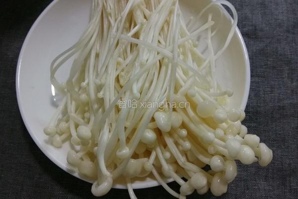 凉拌金针菇的做法图解1