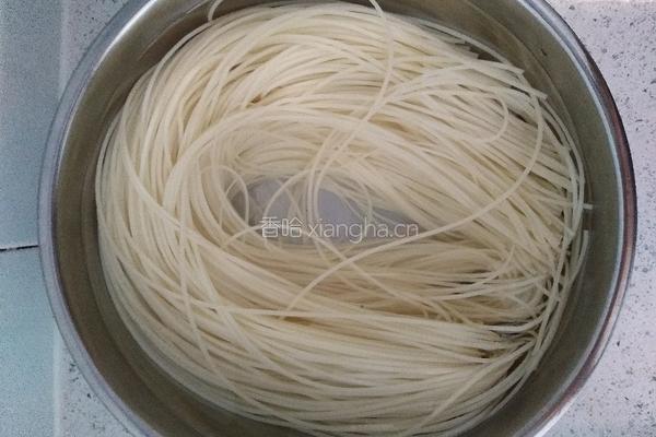 酸甜冷面的做法图解3