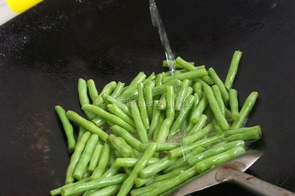 简易版酸豆角炒肉沫的做法图解4
