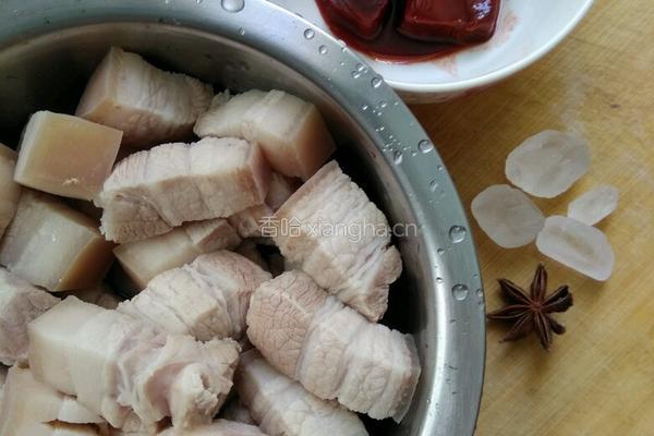 腐乳红烧肉的做法图解1