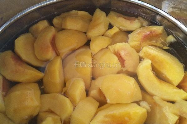 黄桃罐头的做法图解3