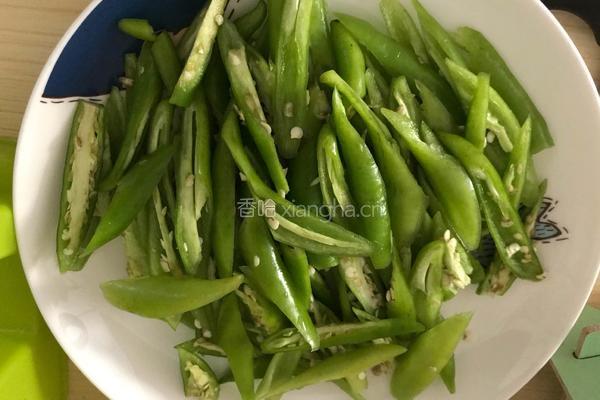 杭椒炒肉的做法图解2