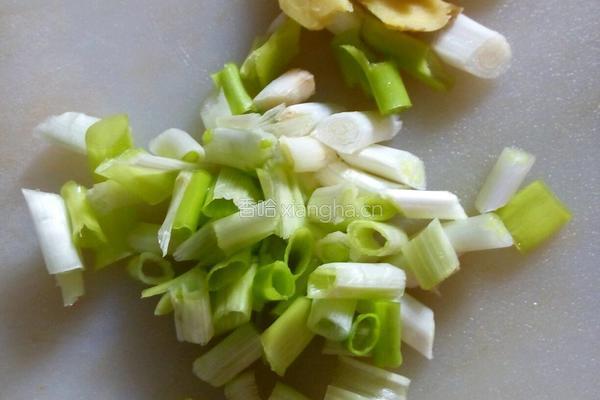 鲫鱼豆腐汤的做法图解2