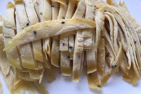 椒盐炒饼的做法图解1
