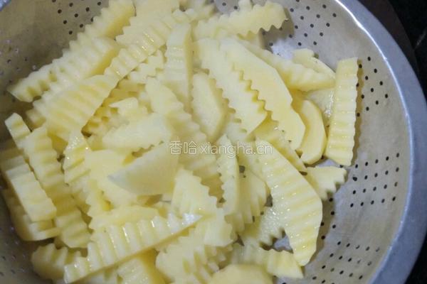 炸狼牙薯条的做法图解4