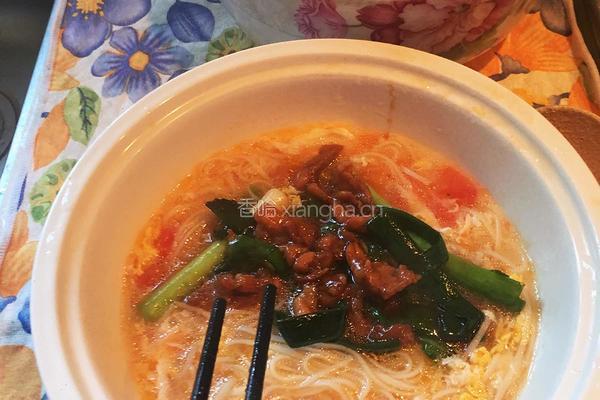 番茄青菜肉丝鸡蛋面的做法图解1
