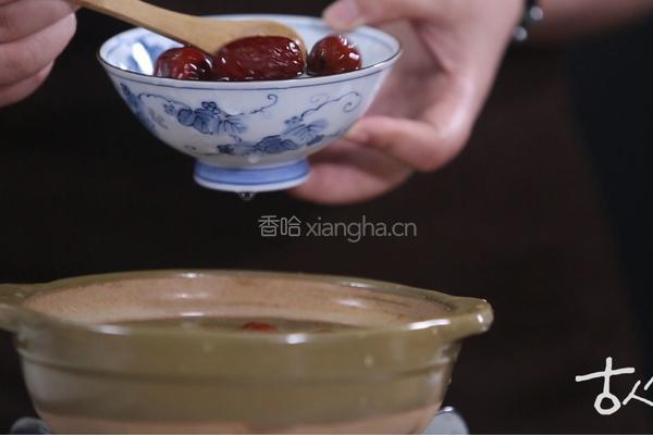 清 建莲红枣汤的做法图解3