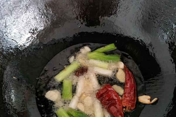 蒜蓉辣酱炖鱼头的做法图解4
