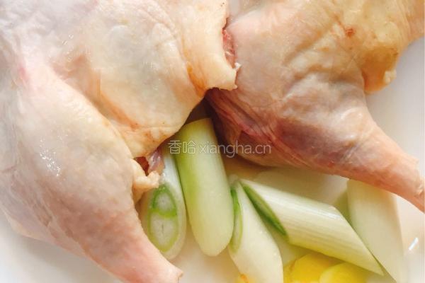 土豆红烧鸭的做法图解1
