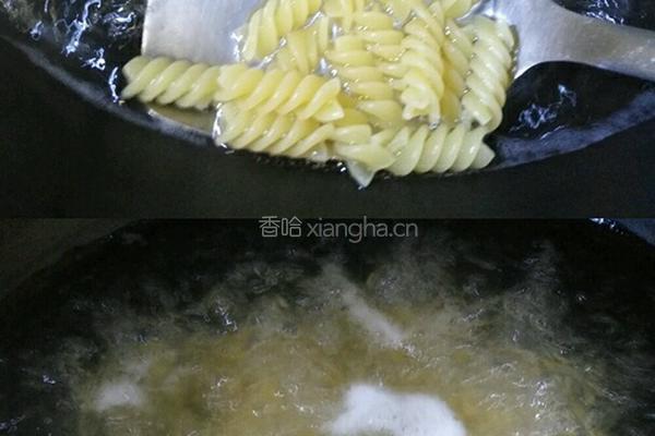 中式西红柿鸡蛋炒螺丝面的做法图解3