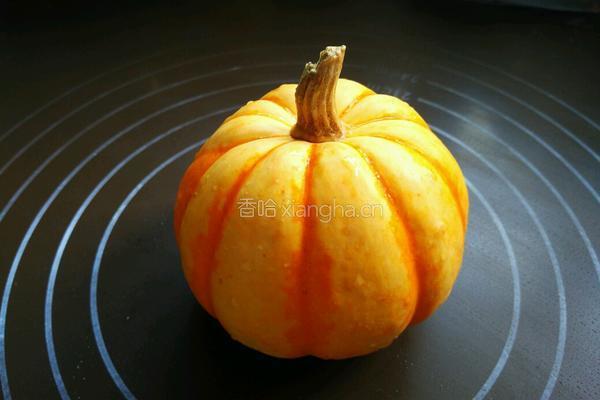 南瓜蒸蛋的做法图解1