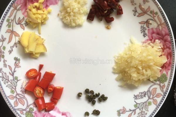 水煮牛肉的做法图解1