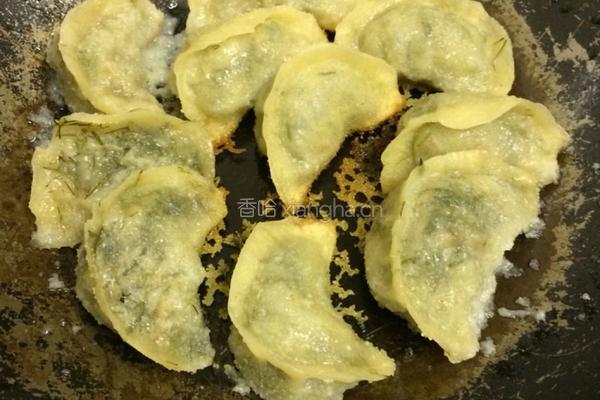 冻饺做锅贴 金黄色的美食的做法图解4