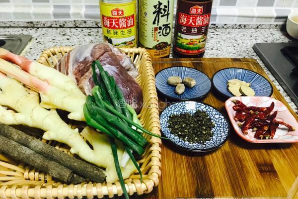 卤牛肉的做法图解1