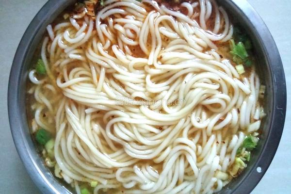 酸汤面的做法图解5