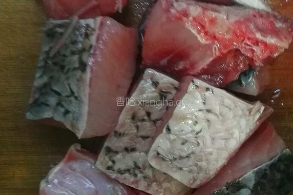 蒸草鱼的做法图解1