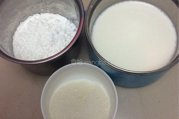 牛奶冻的做法图解1