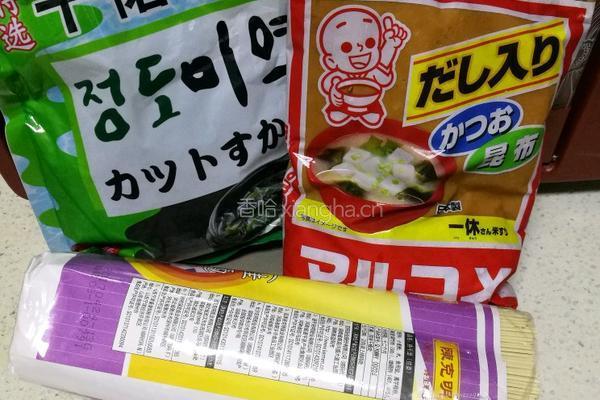 味增汤面条的做法图解1