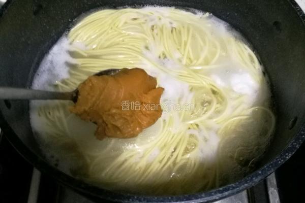 味增汤面条的做法图解5