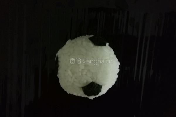 足球饭团的做法图解5
