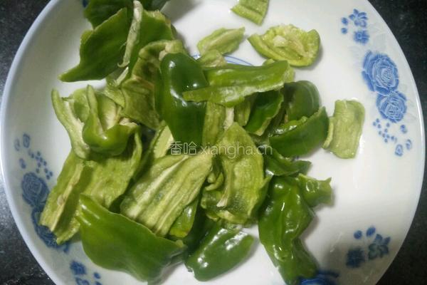 肉丝炒腐竹结的做法图解7