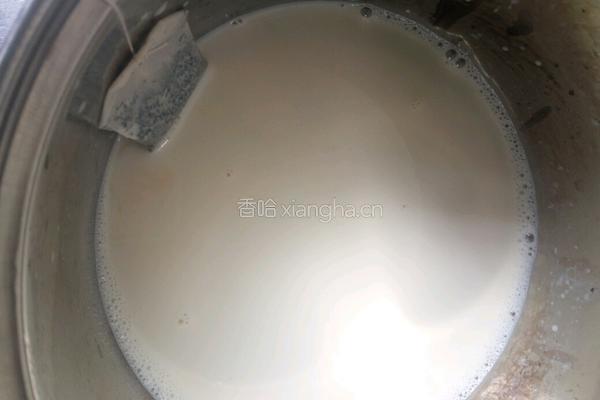 西米奶茶的做法图解3