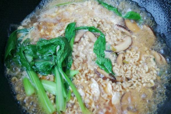 香菇鸡蛋面的做法图解8