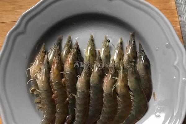 茄汁大虾的做法图解1